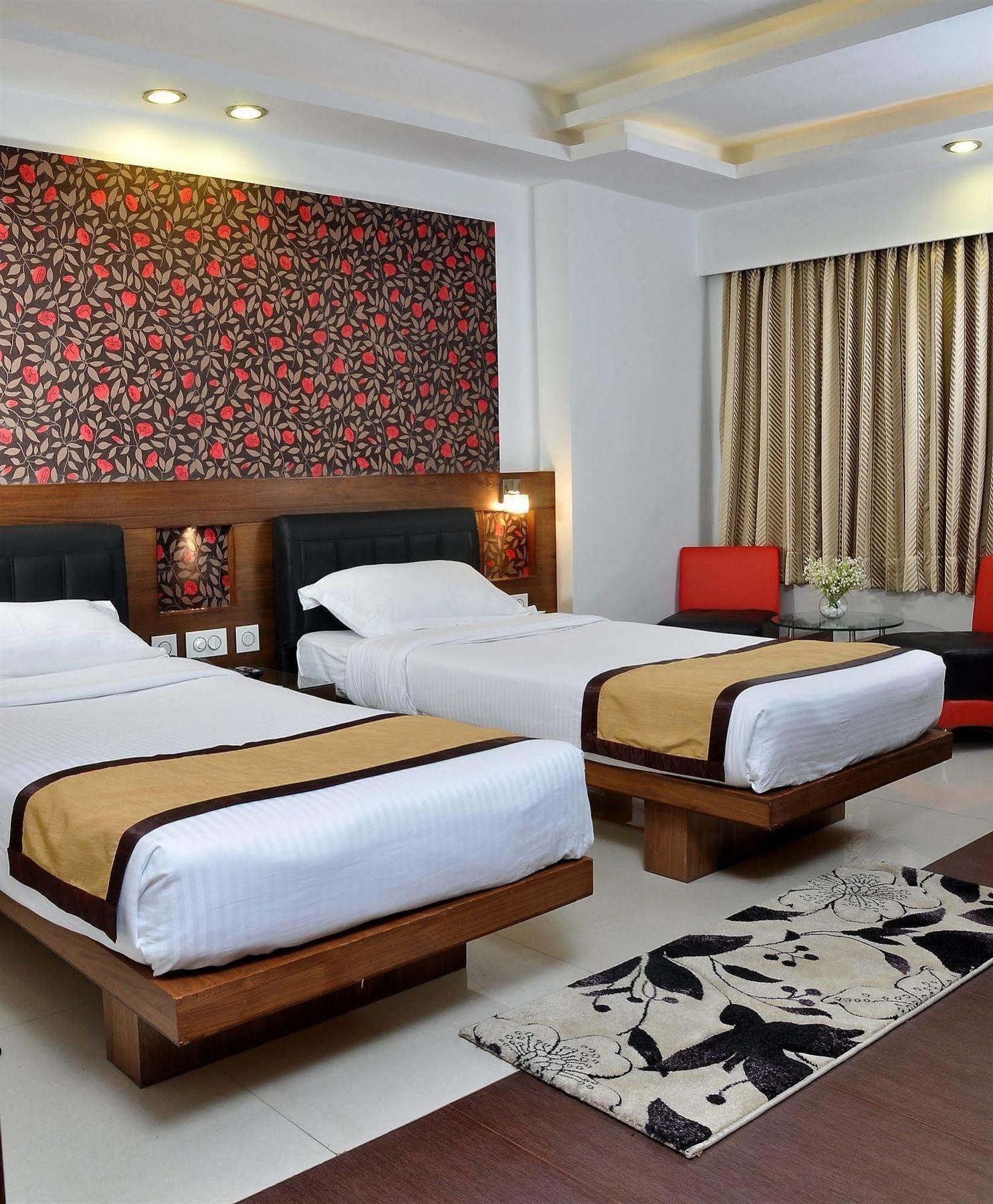 Hotel Niharika Calcutta Exteriör bild